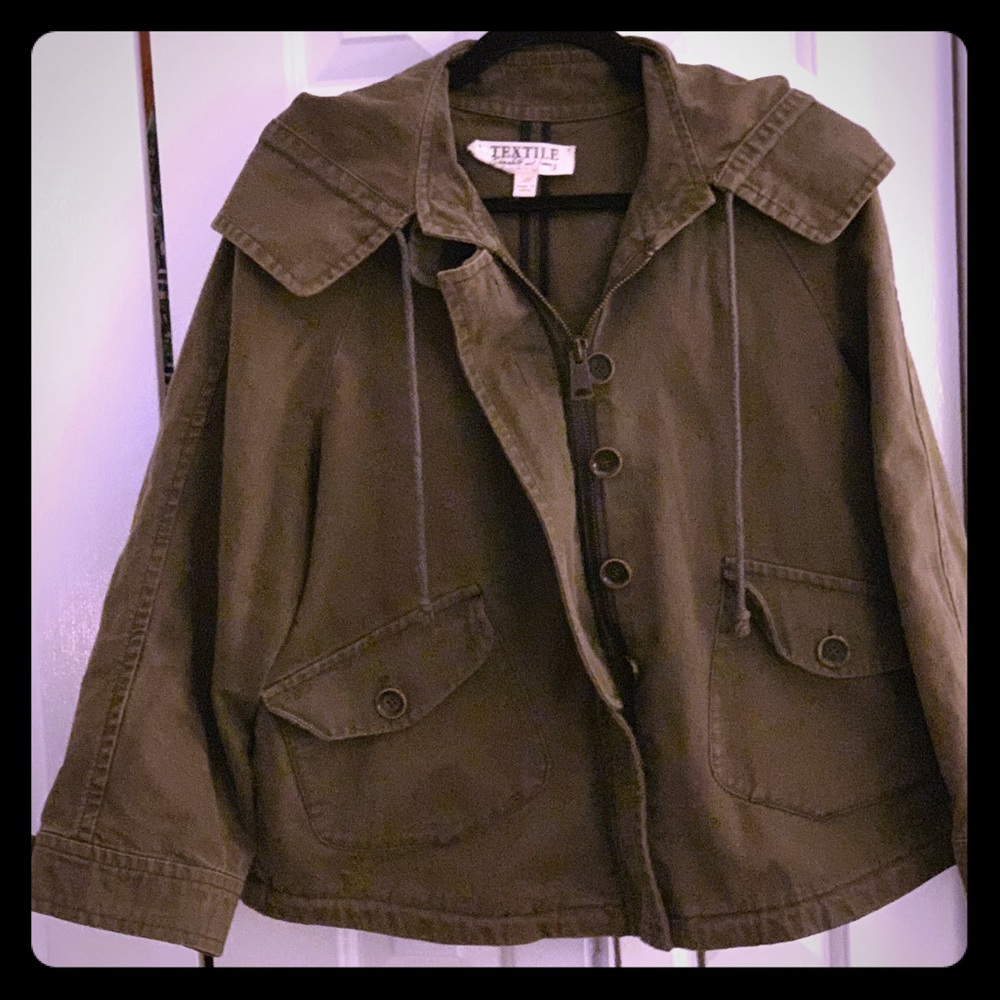 Elizabeth and James 2019 Spring Collection coat